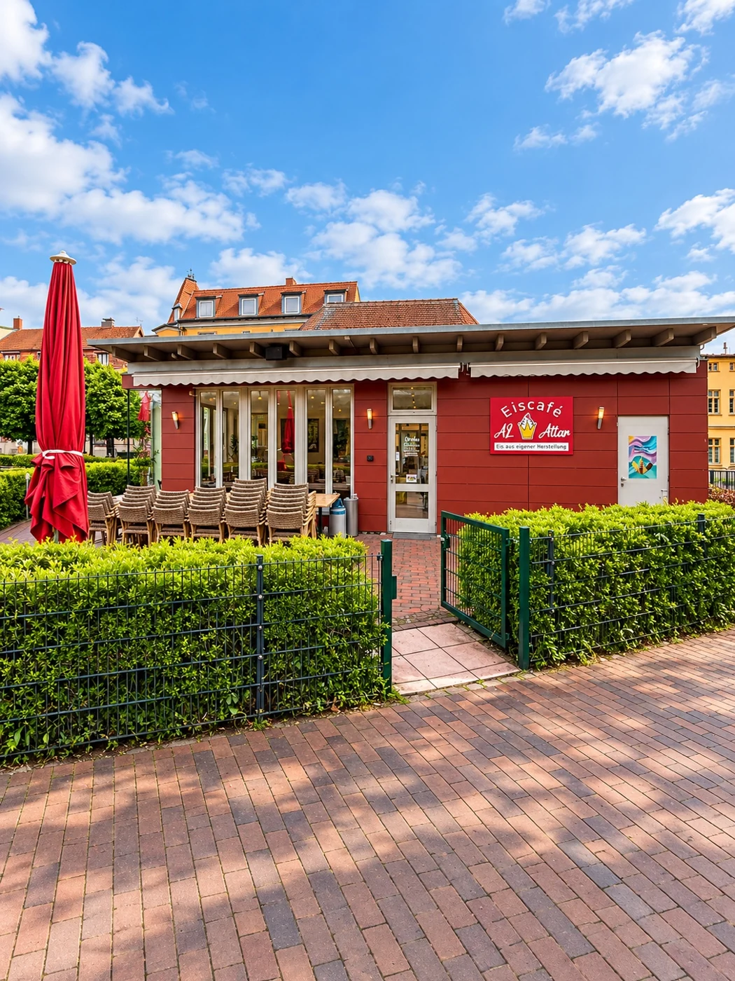 Außenbereich des Eiscafés Al Attar
